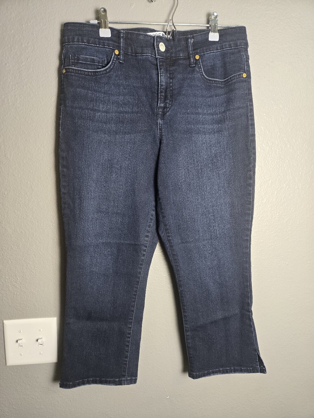 Code Bleu Dark Wash Chelsea Capri Size 8P